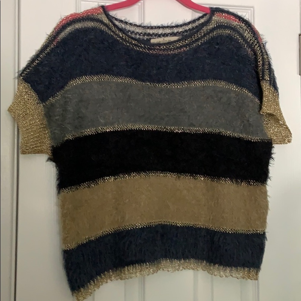 Short sleeve woven top